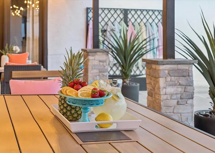 Cactus Bloom - Spacious 5br Near Old Town With Private Pool *