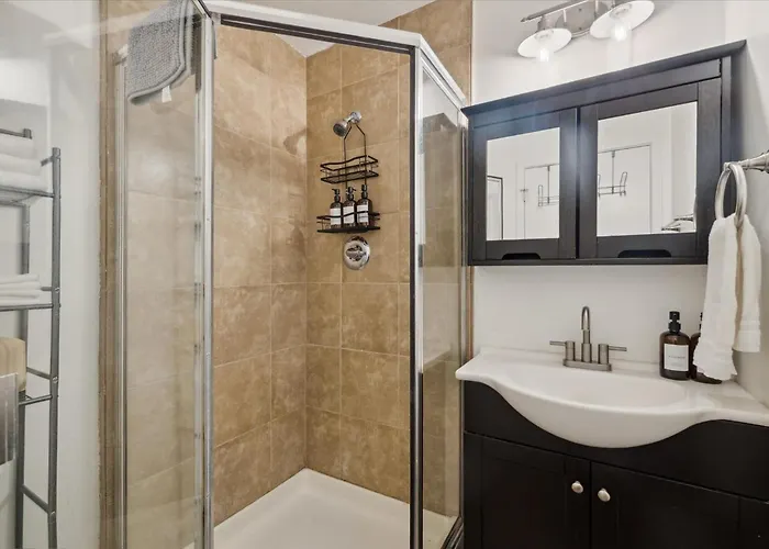 Cactus Bloom - Spacious 5br Near Old Town With Private Pool Scottsdale