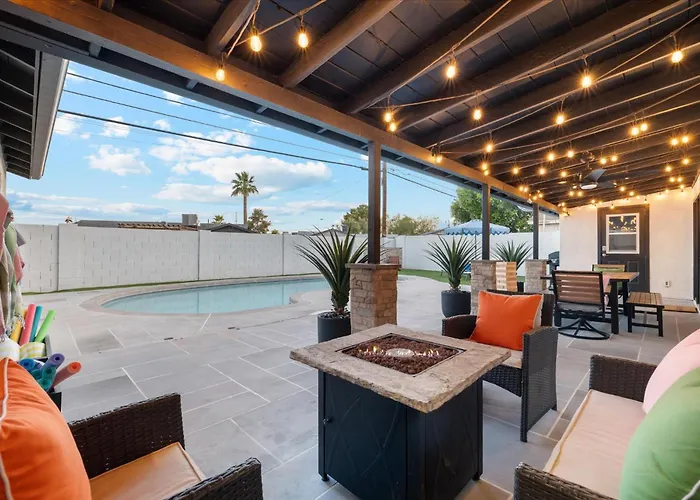 Cactus Bloom - Spacious 5br Near Old Town With Private Pool *