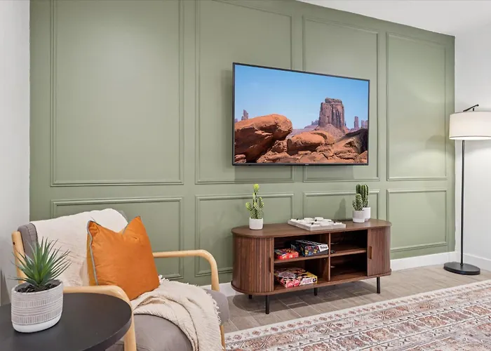 Cactus Bloom - Spacious 5br Near Old Town With Private Pool