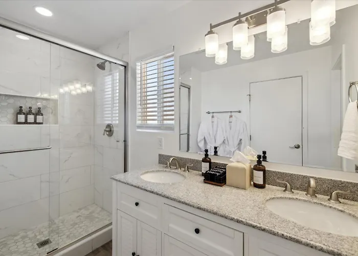 Ferienhaus Cactus Bloom - Spacious 5br Near Old Town With Private Pool