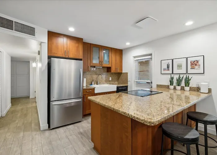 Cactus Bloom - Spacious 5br Near Old Town With Private Pool Scottsdale